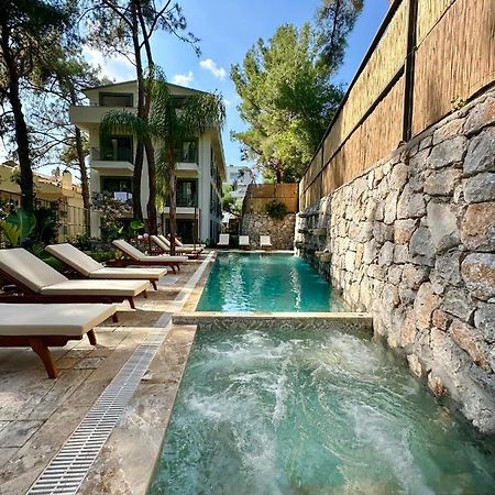 Esmahan Forest And Pool By Zehra Suites 马尔马里斯 外观 照片