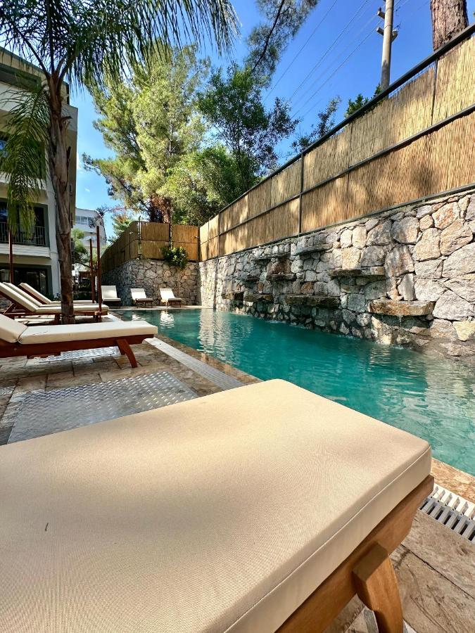 Esmahan Forest And Pool By Zehra Suites 马尔马里斯 外观 照片