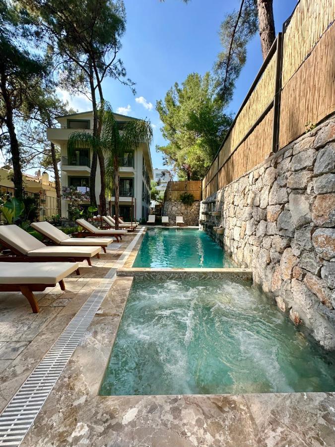 Esmahan Forest And Pool By Zehra Suites 马尔马里斯 外观 照片