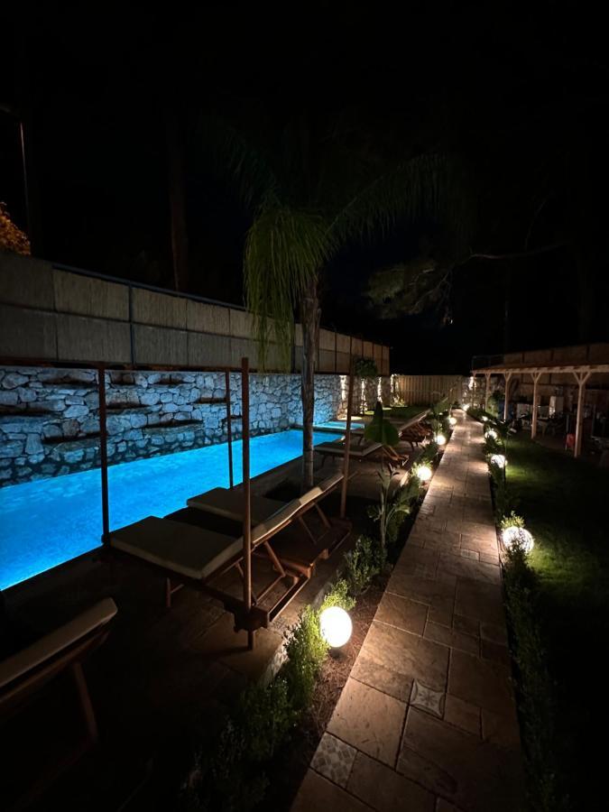 Esmahan Forest And Pool By Zehra Suites 马尔马里斯 外观 照片