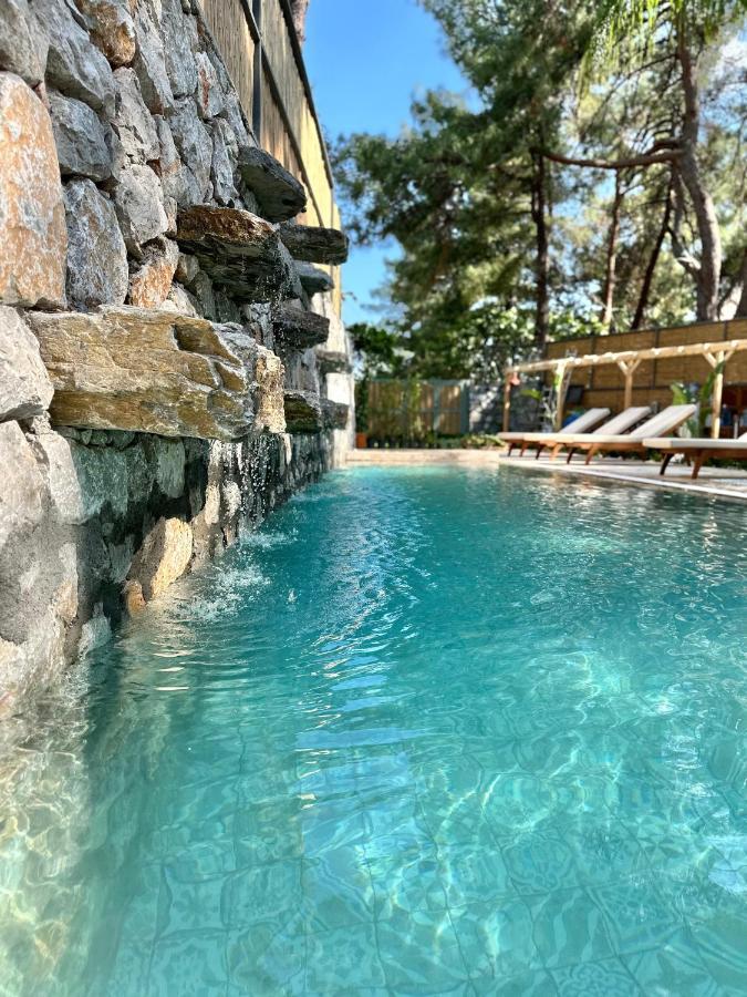 Esmahan Forest And Pool By Zehra Suites 马尔马里斯 外观 照片