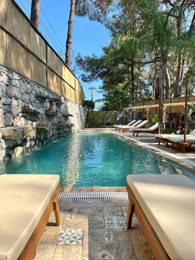 Esmahan Forest And Pool By Zehra Suites 马尔马里斯 外观 照片